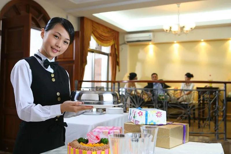 新加坡：豪華五zui酒店餐飲服務(wù)生！